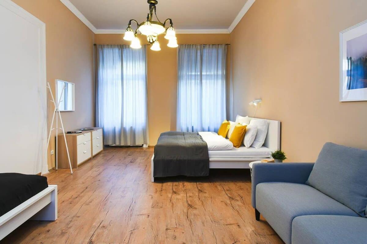 Very Very Spacious New