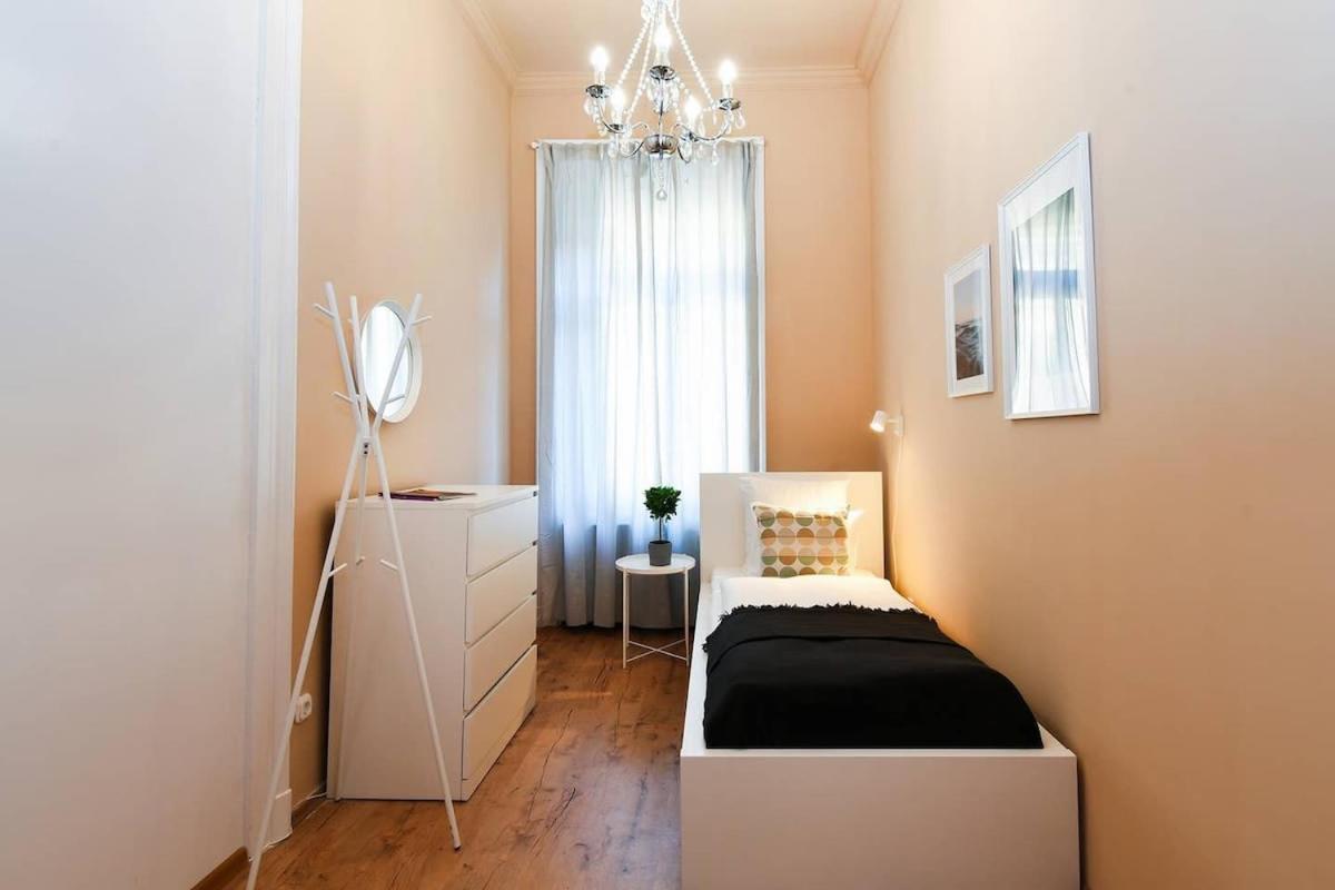 Very Very Spacious New Lägenhet *