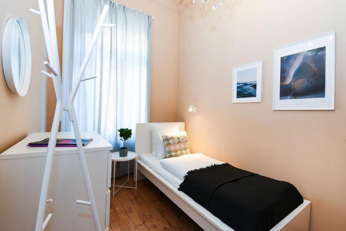 Very Very Spacious New Lägenhet Budapest