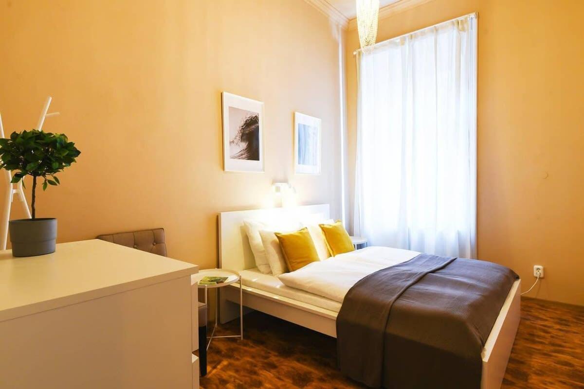 Very Very Spacious New Budapest