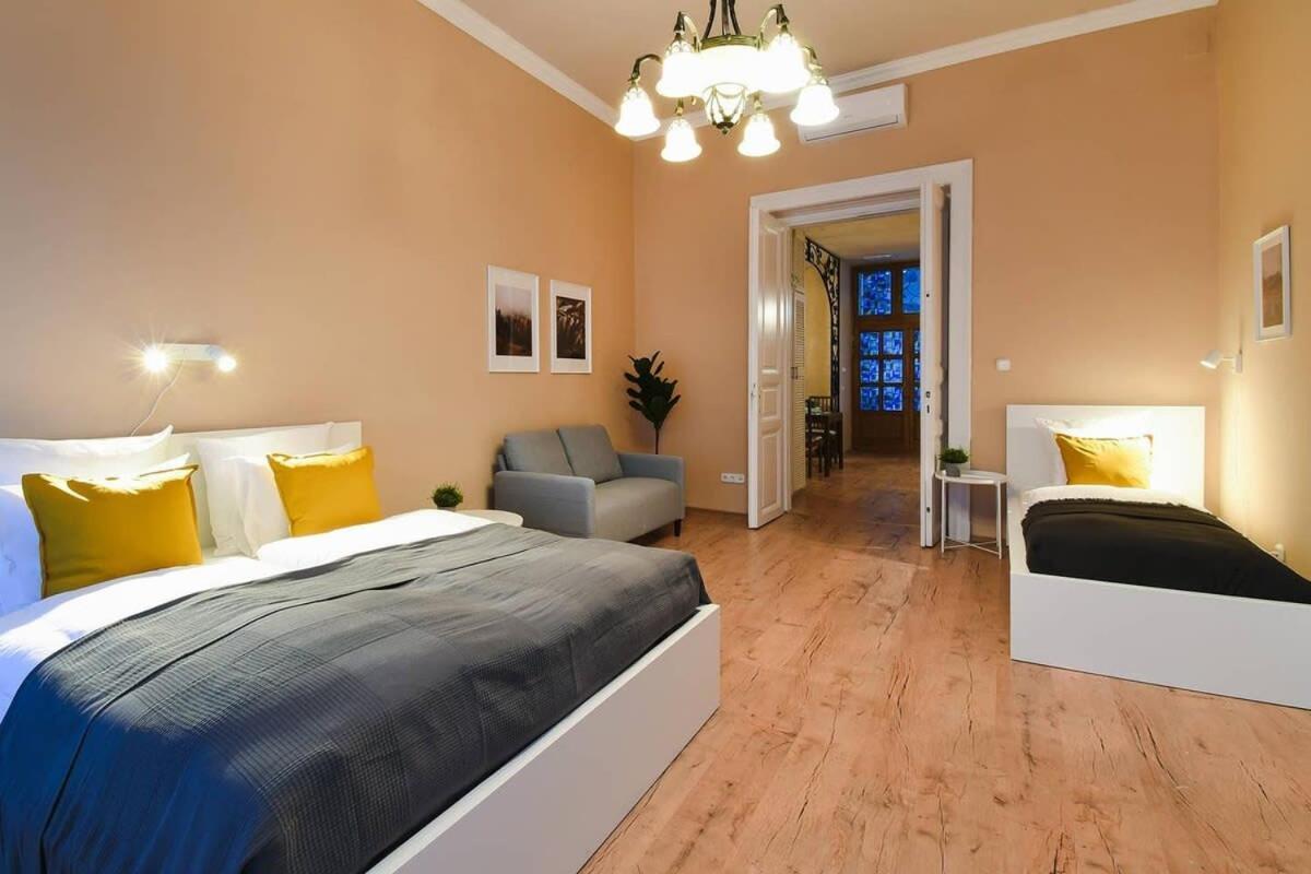 Very Very Spacious New Lägenhet *