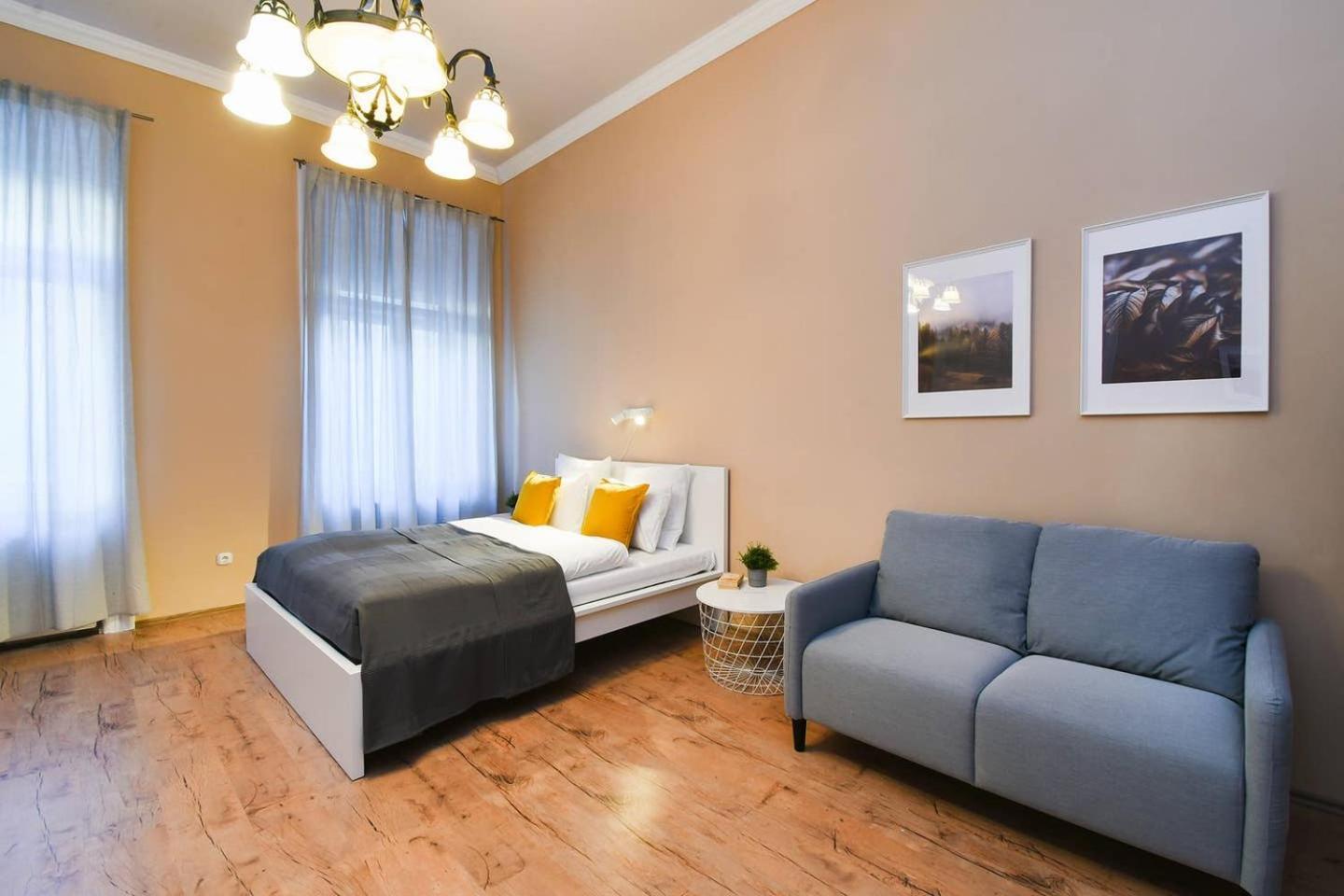Very Very Spacious New Lägenhet