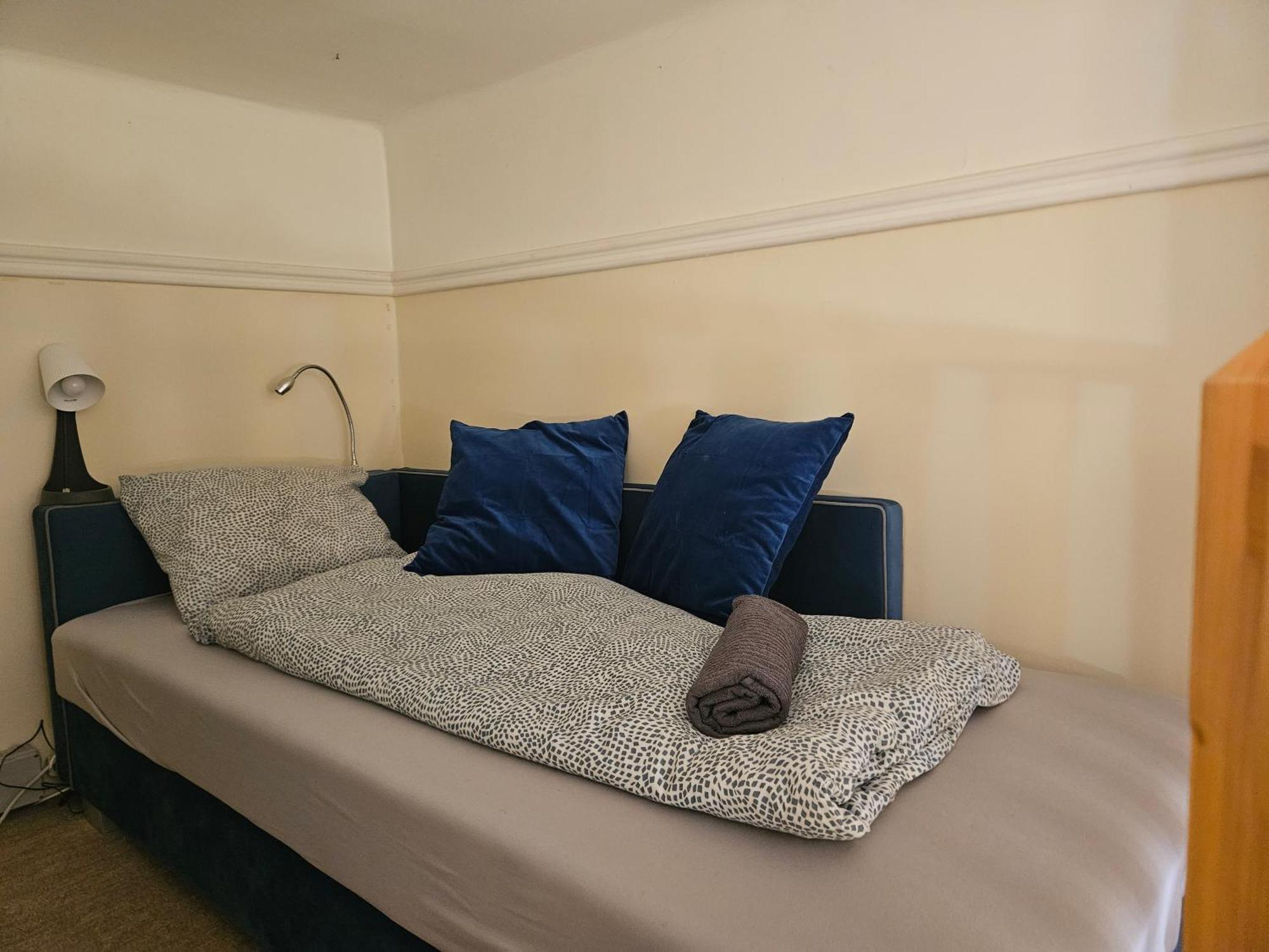 Cozy And Near Kalvin Square Apartamento Budapest