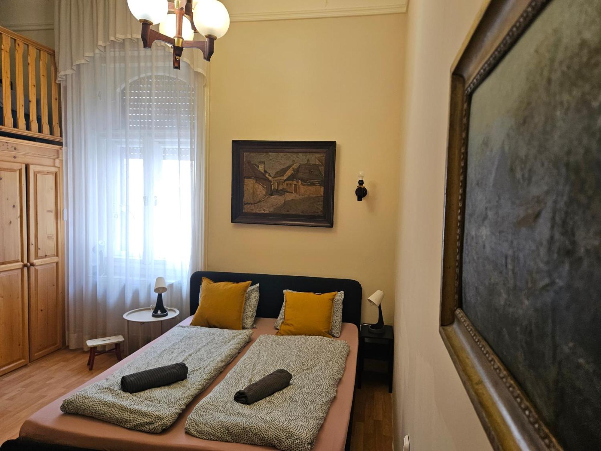 Cozy And Near Kalvin Square