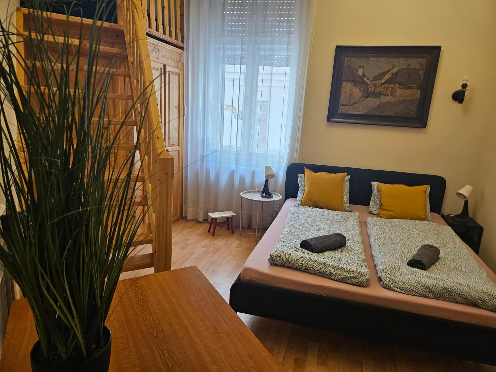 Apartamento Cozy And Near Kalvin Square Budapest