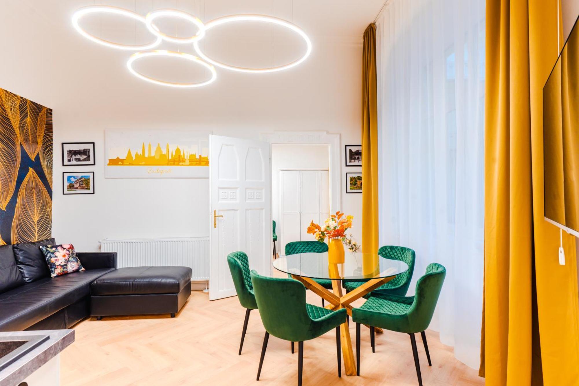 Appartamento 2 Bedrooms And Living Your Modern In Budapest
