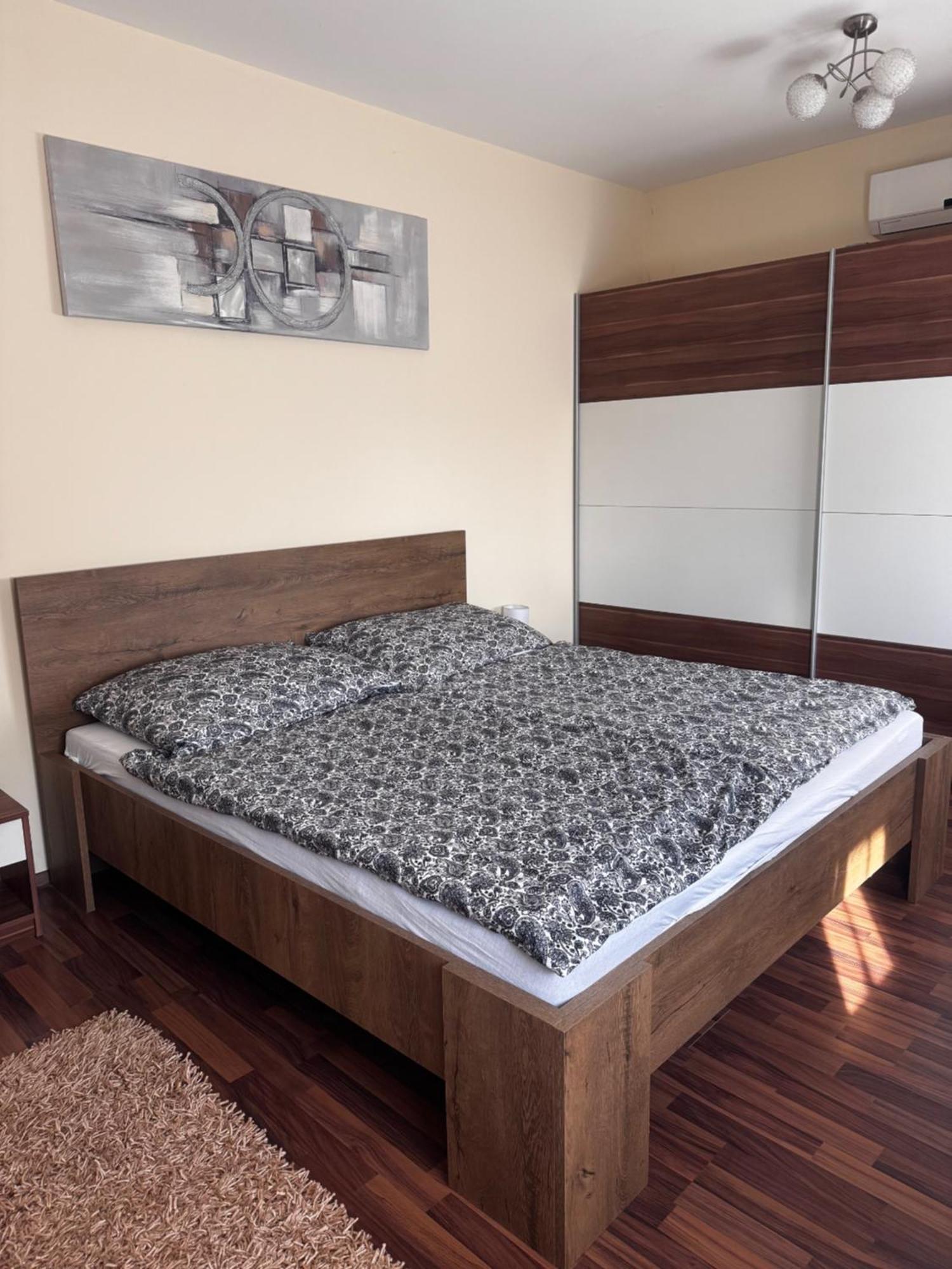 Appartamento Airport Road/reptér Közeli Ház Privát Parkolóval
