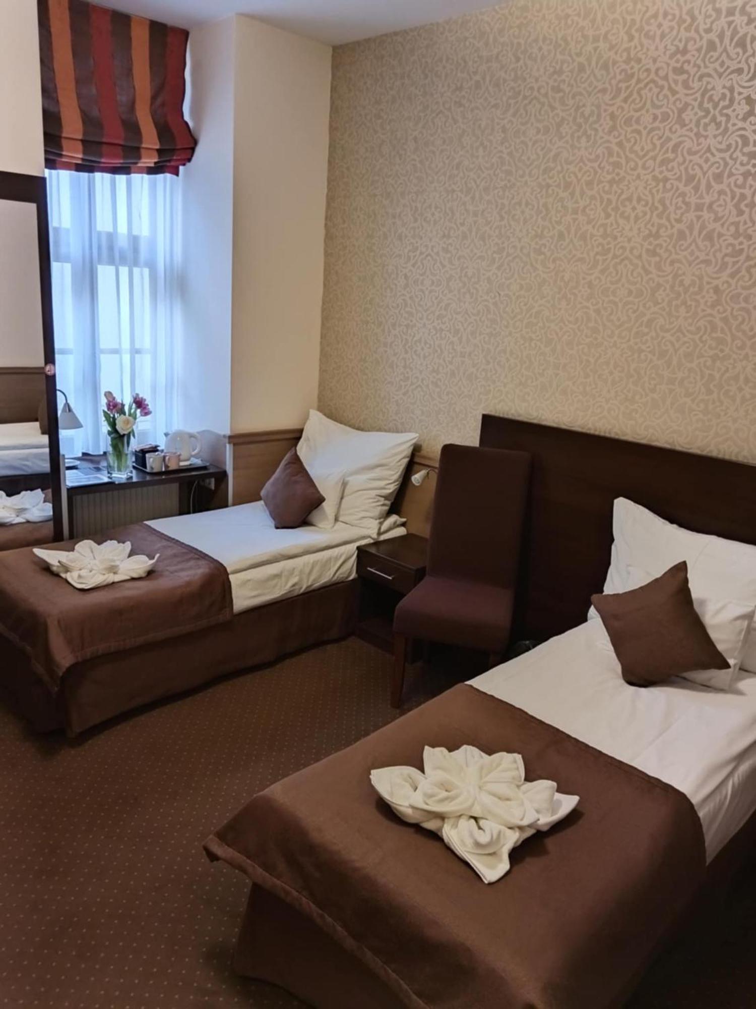 21 And Hotel Budapest