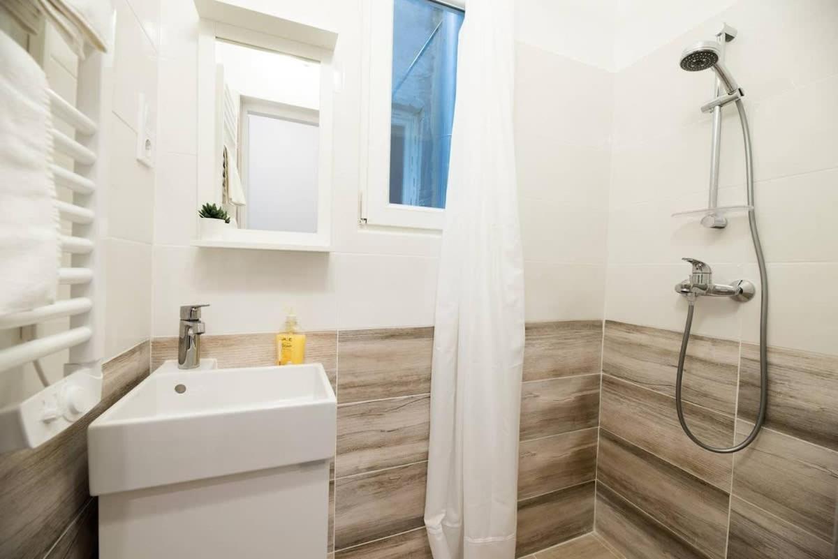 Extra Brand New Large With Air Con Casa vacanze