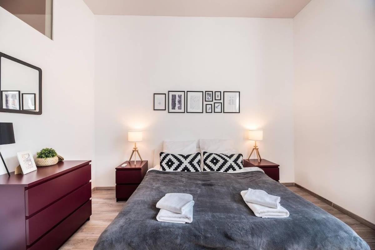 Extra Brand New Large With Air Con Budapest