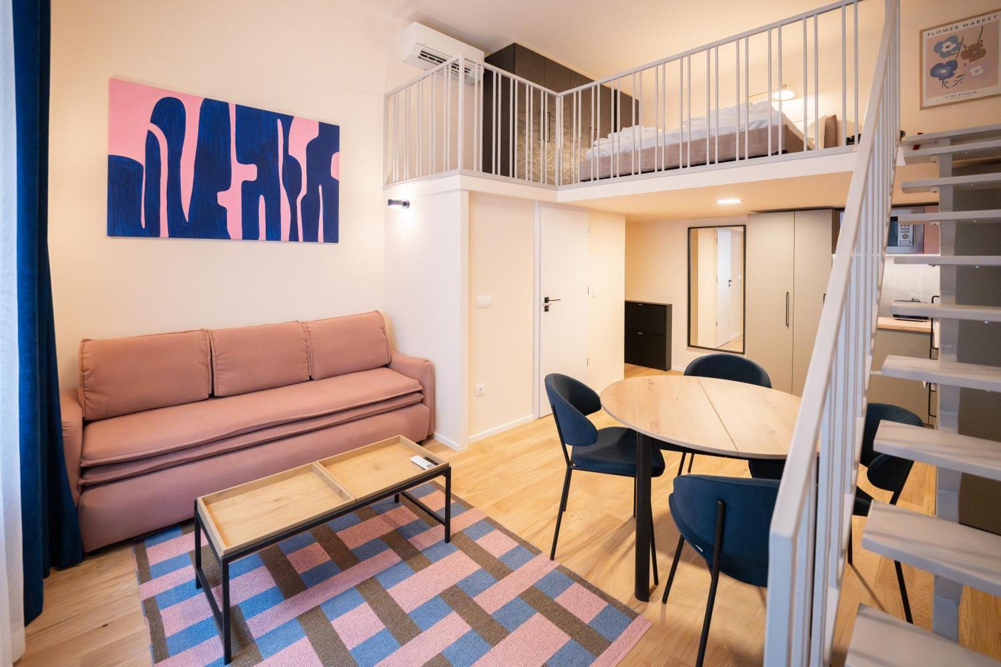Apartment I Got 5 On It - Brand New By Pink Flamingo