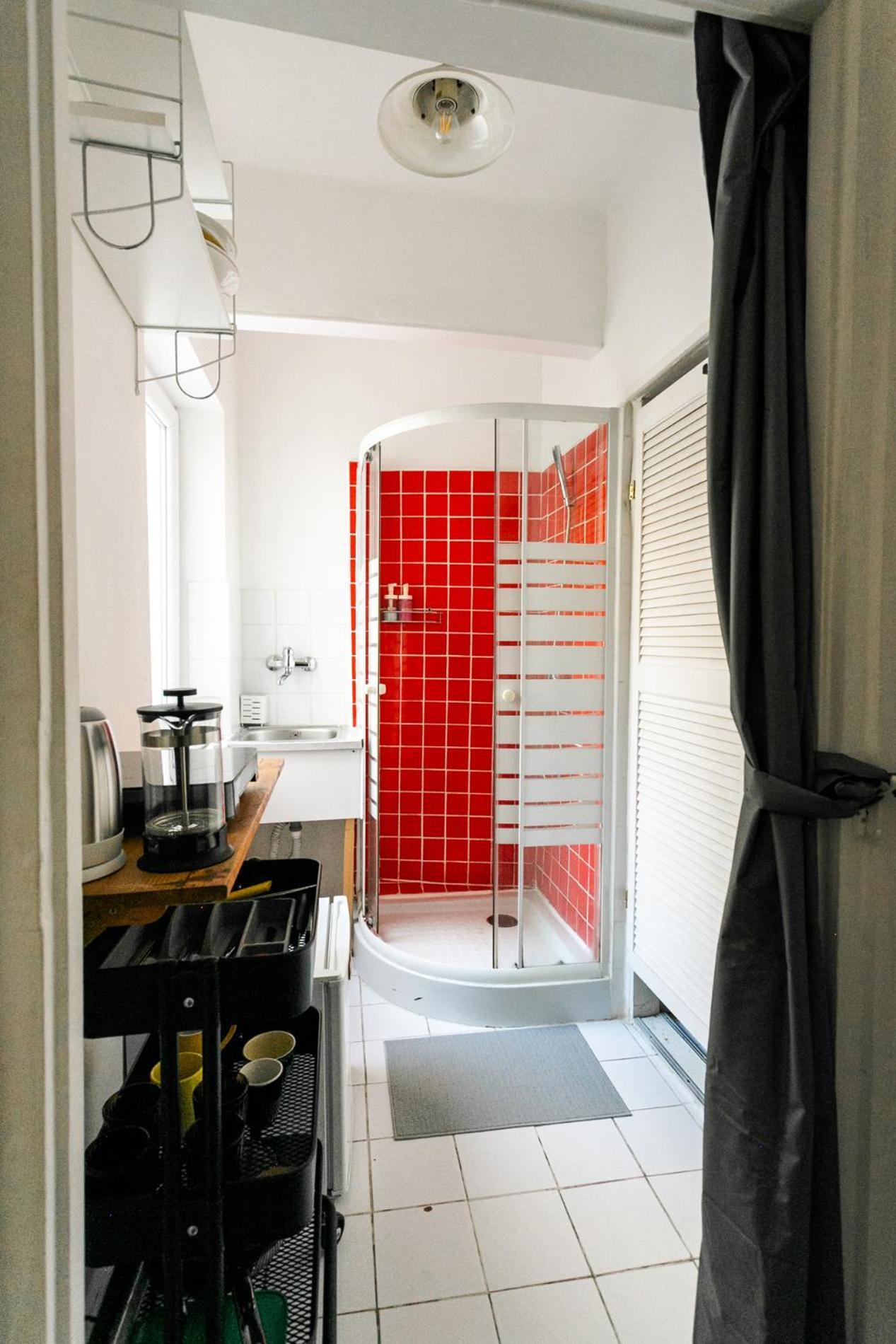 Cozy & Quiet In Downtown Apartament
