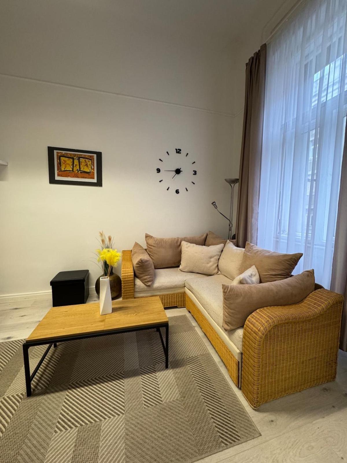 Chic Soho Retreat - Downtown Budapest