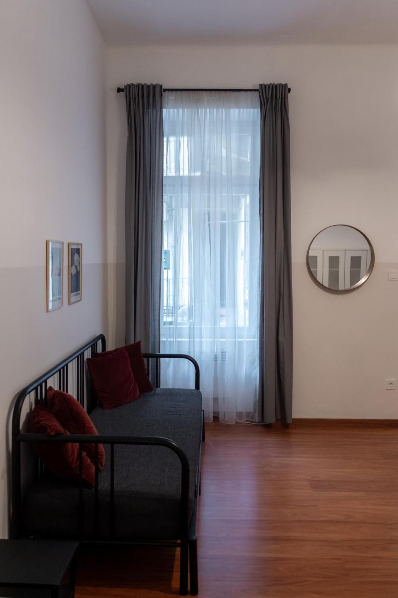 Cozy In Akacfa Street Apartamento