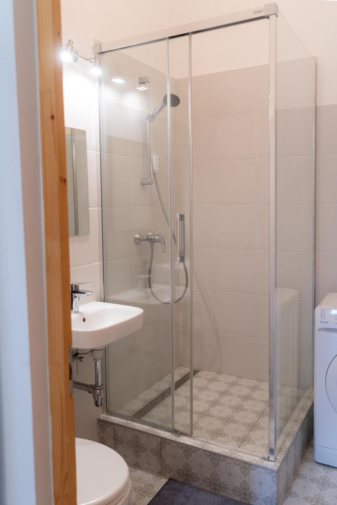 Apartamento Cozy In Akacfa Street Budapest