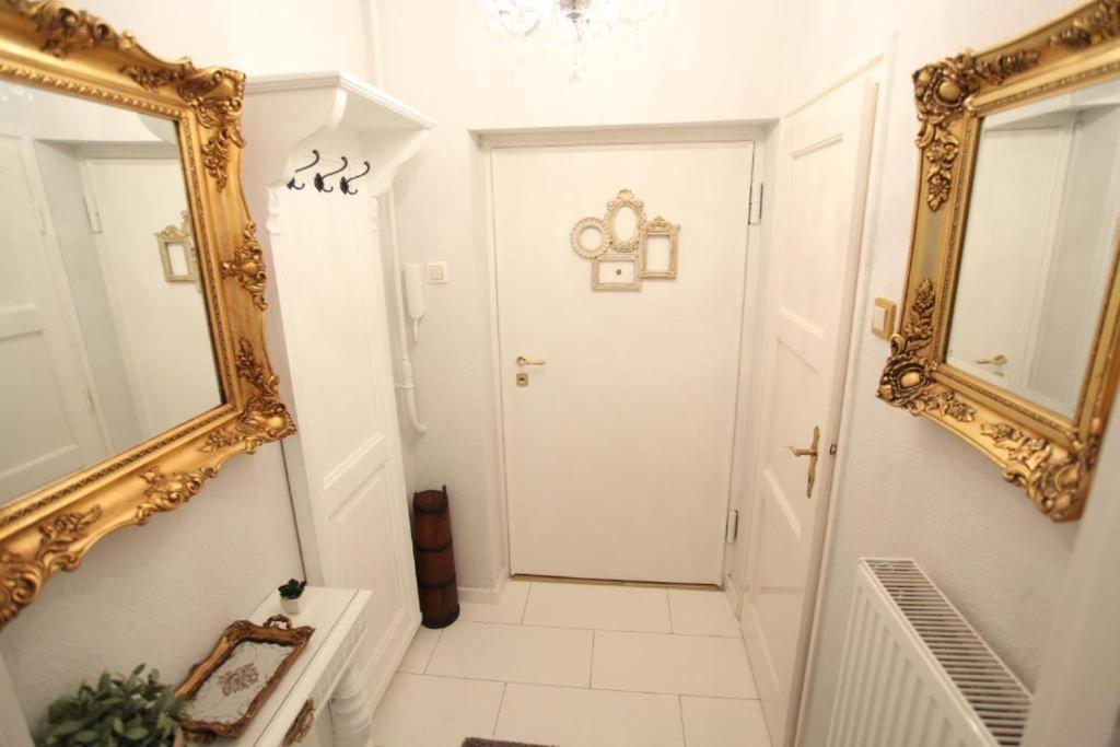 Exclusive Antique Next To The Fashion Street * Budapest