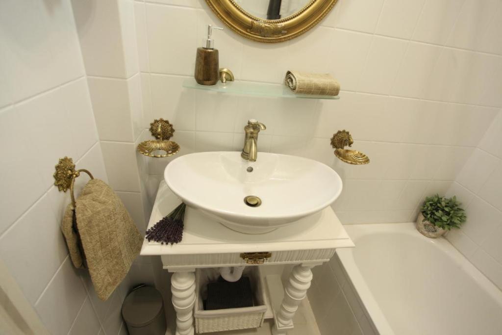 Exclusive Antique Next To The Fashion Street Apartmán *