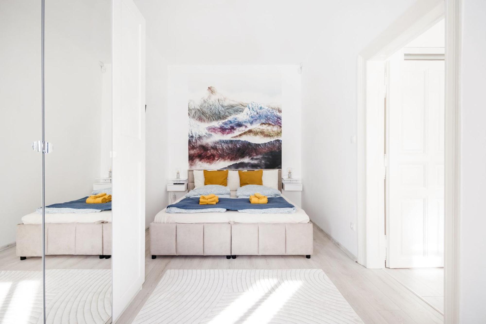 Bright And Cozy Urban Getaway *