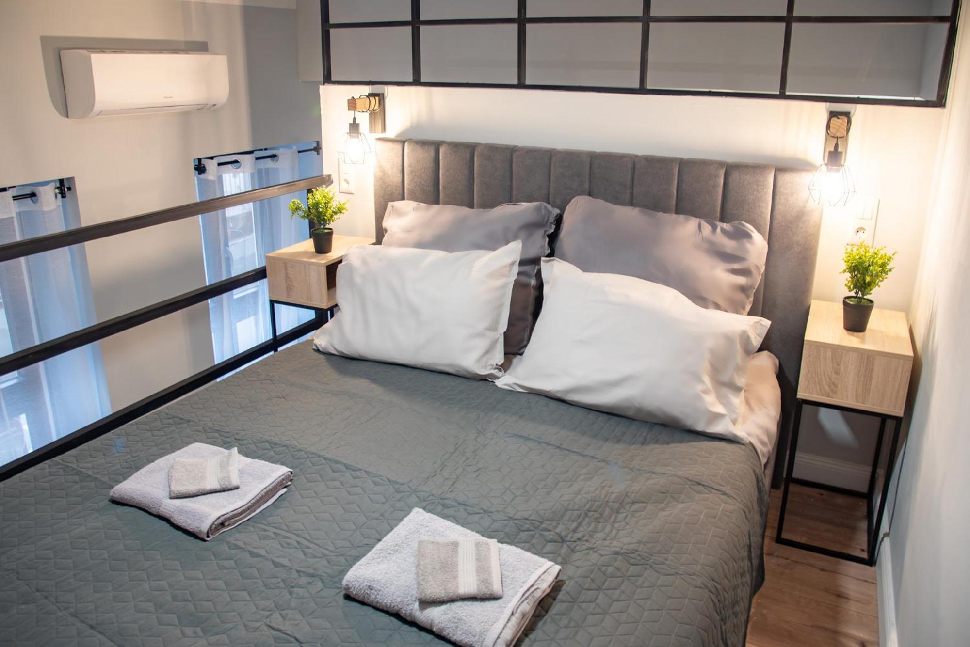 Appartamento Royal Vintage Loft With 2 Bathrooms Budapest
