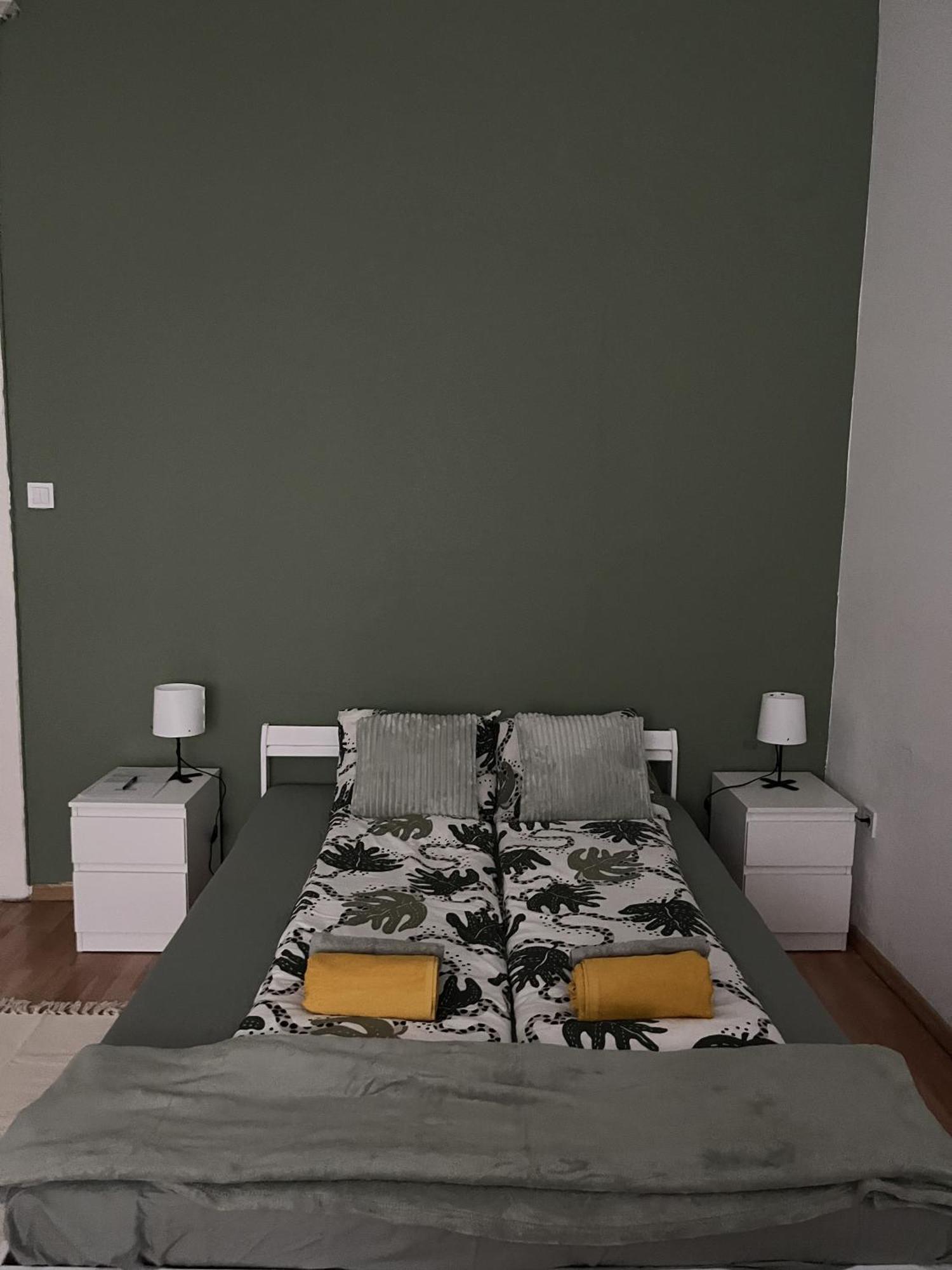Palace District Apartment *