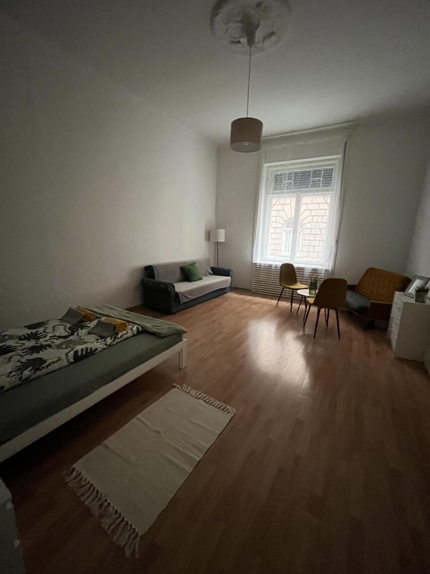 Palace District Apartment *