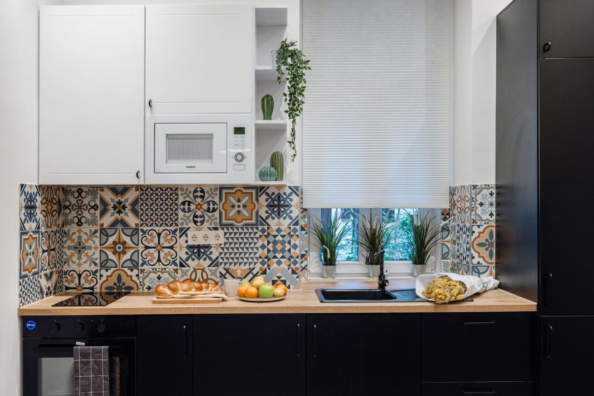 Chic Urban Retreat- Near Opera & Basilica *