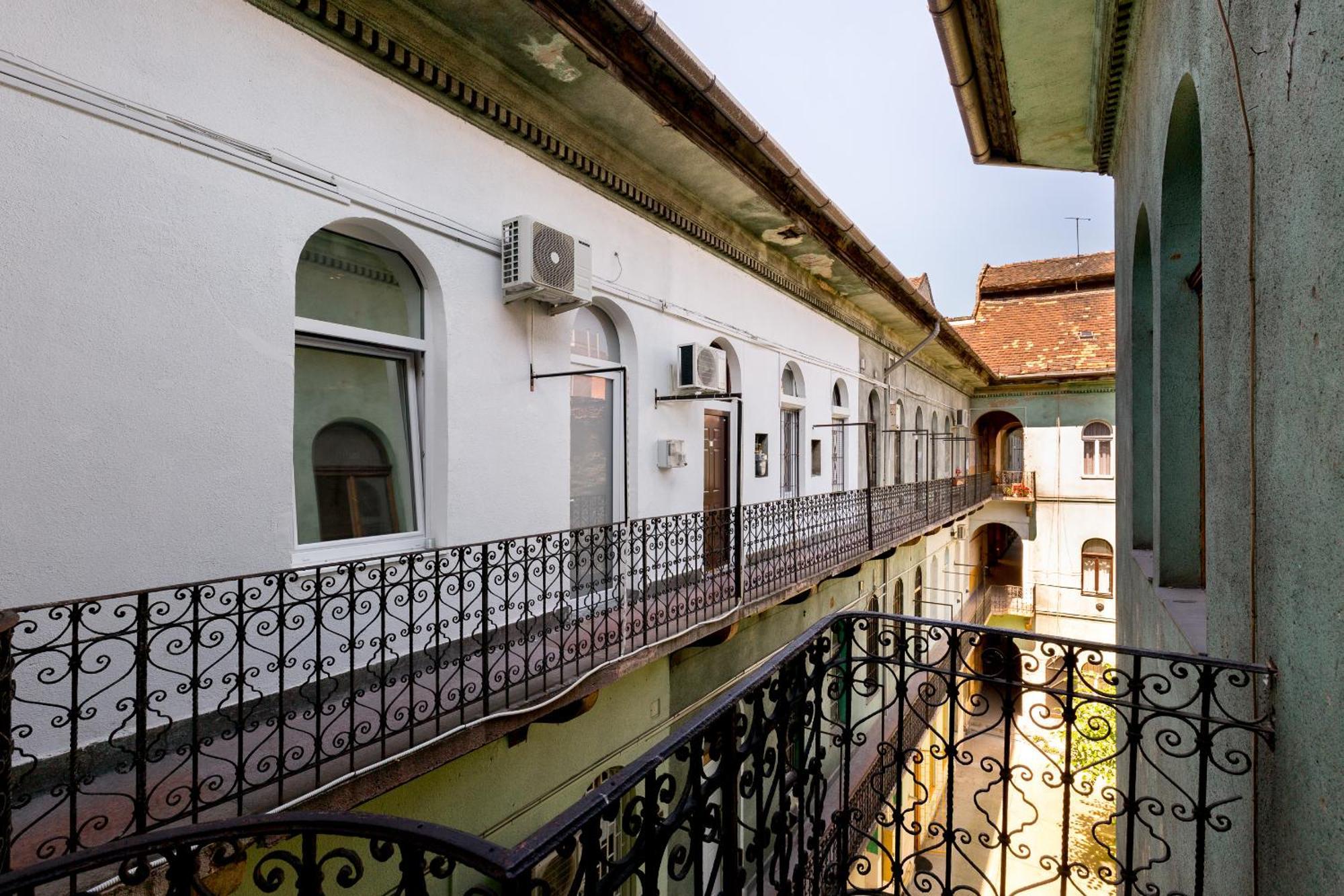 Appartamento Cobblestone Quarters With A Wave Of Colour *
