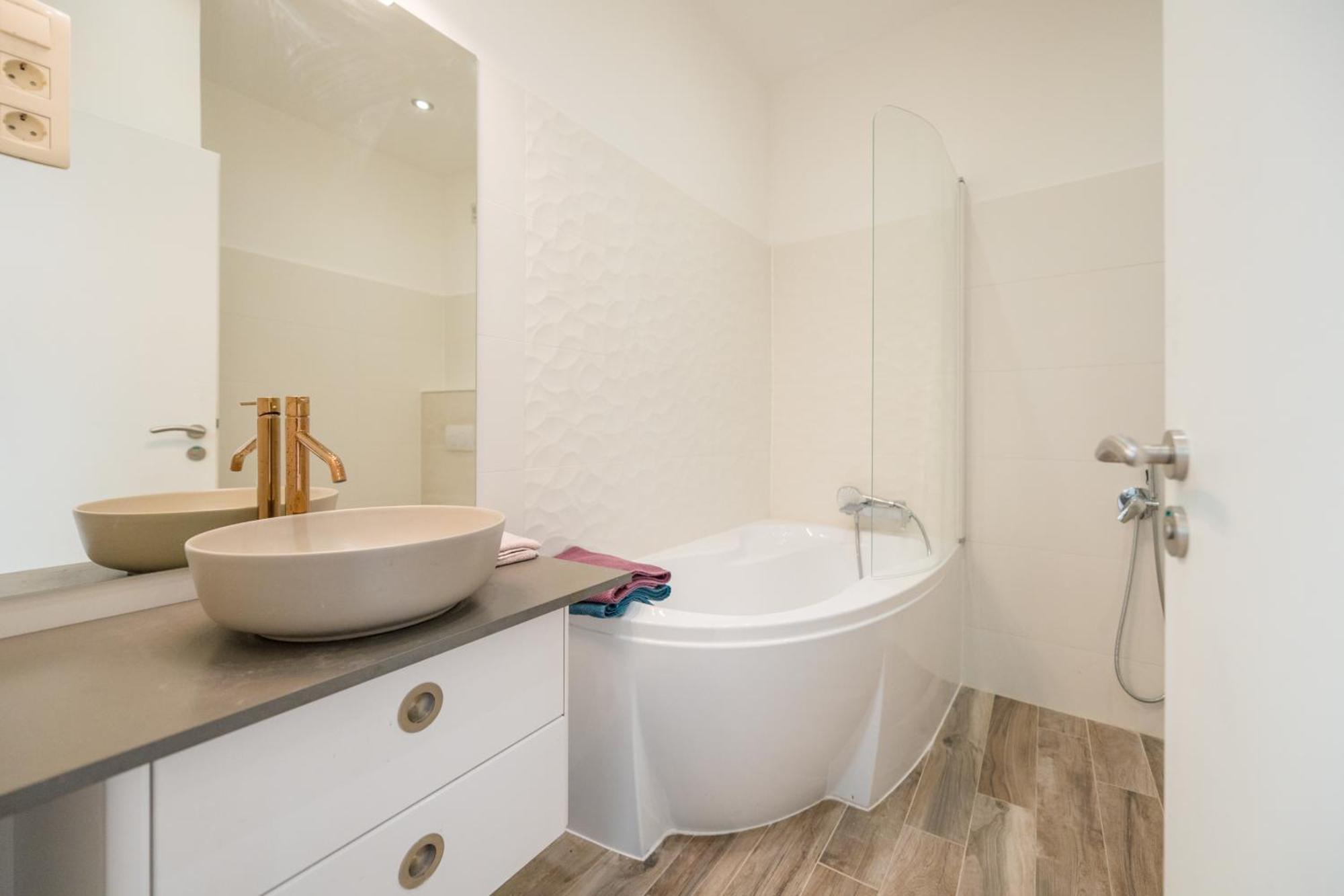 Luxury 3 Bedroom, 3 Bathroom Loft With Terrace At Opera * Budapešť