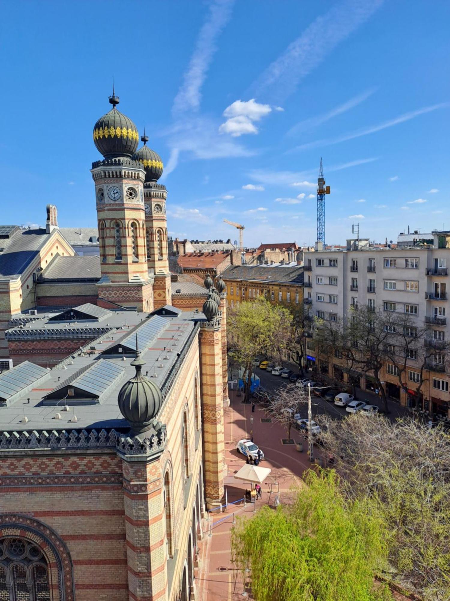 Synagogue View Balcony Apartament *