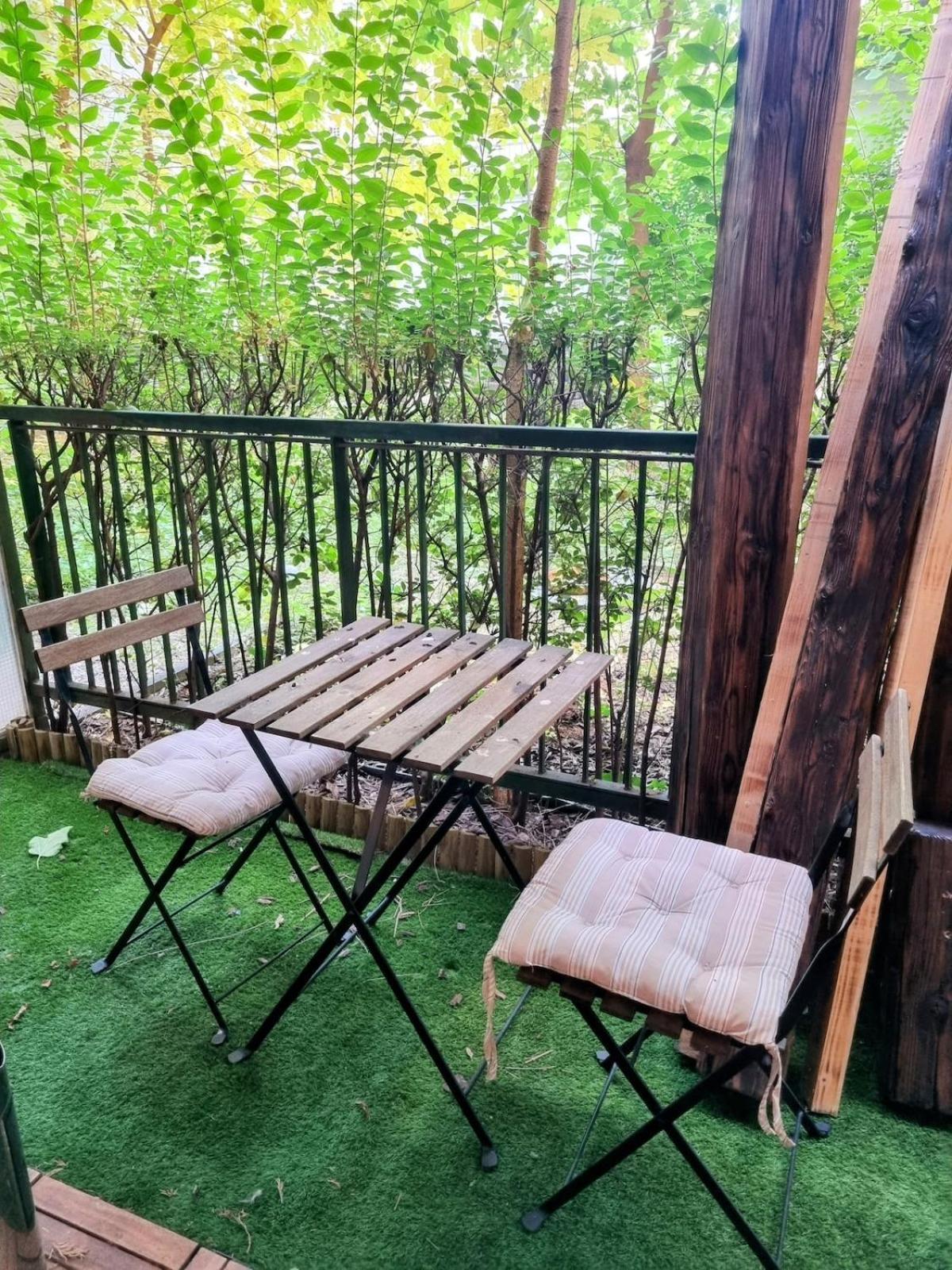 Center House Full With Garden Apartment *