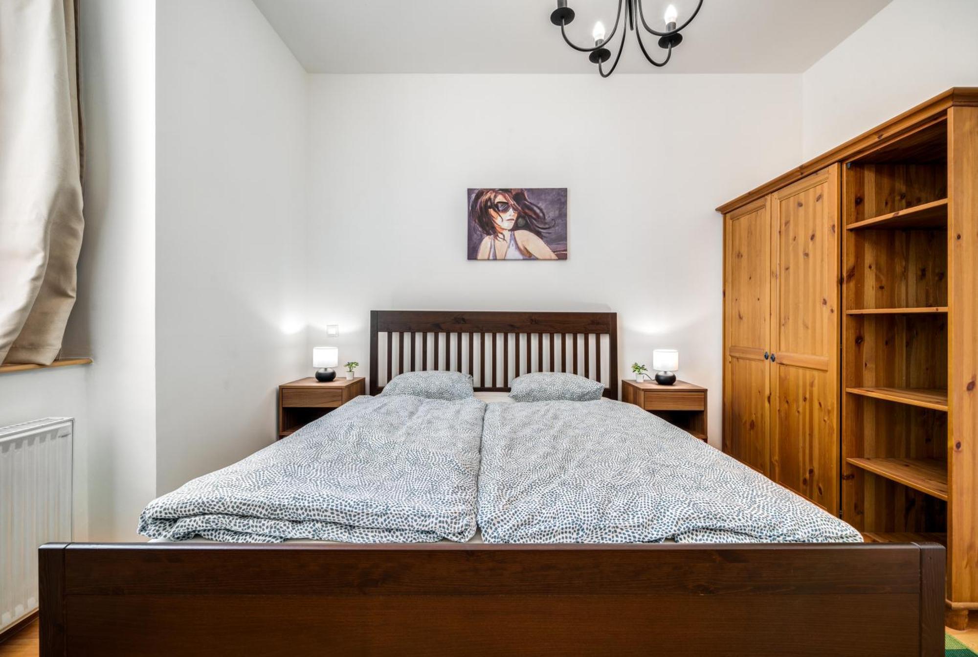 Dohany By Stn * Budapest
