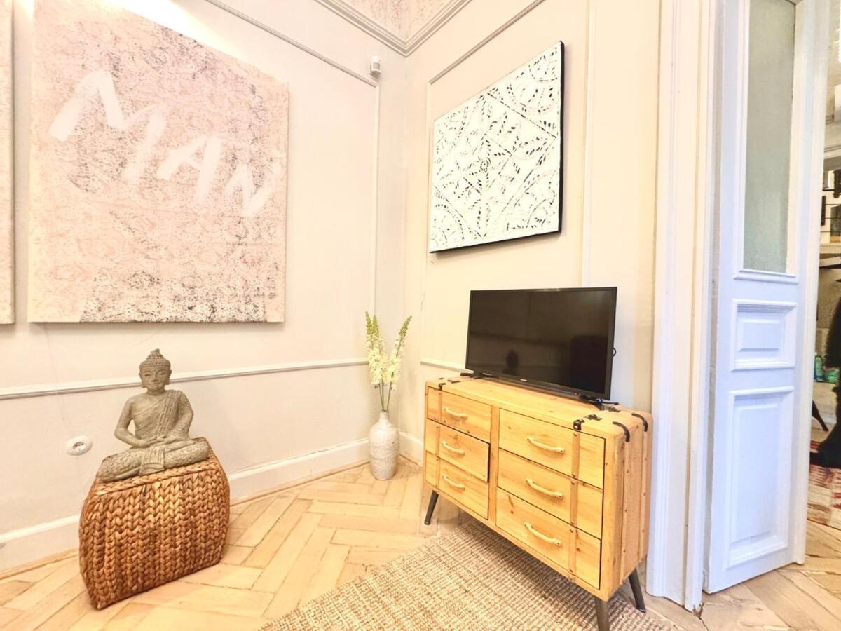 Apartment Andrassy Palace-stylish 2 *