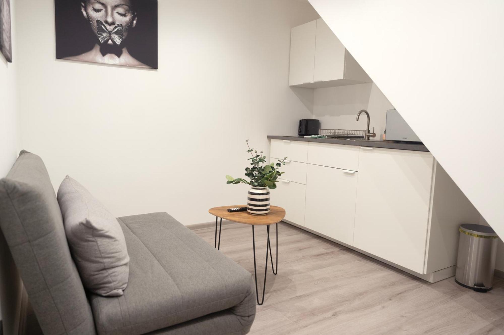 Minimalistic & Cozy On Joseph Boulevard Apartment
