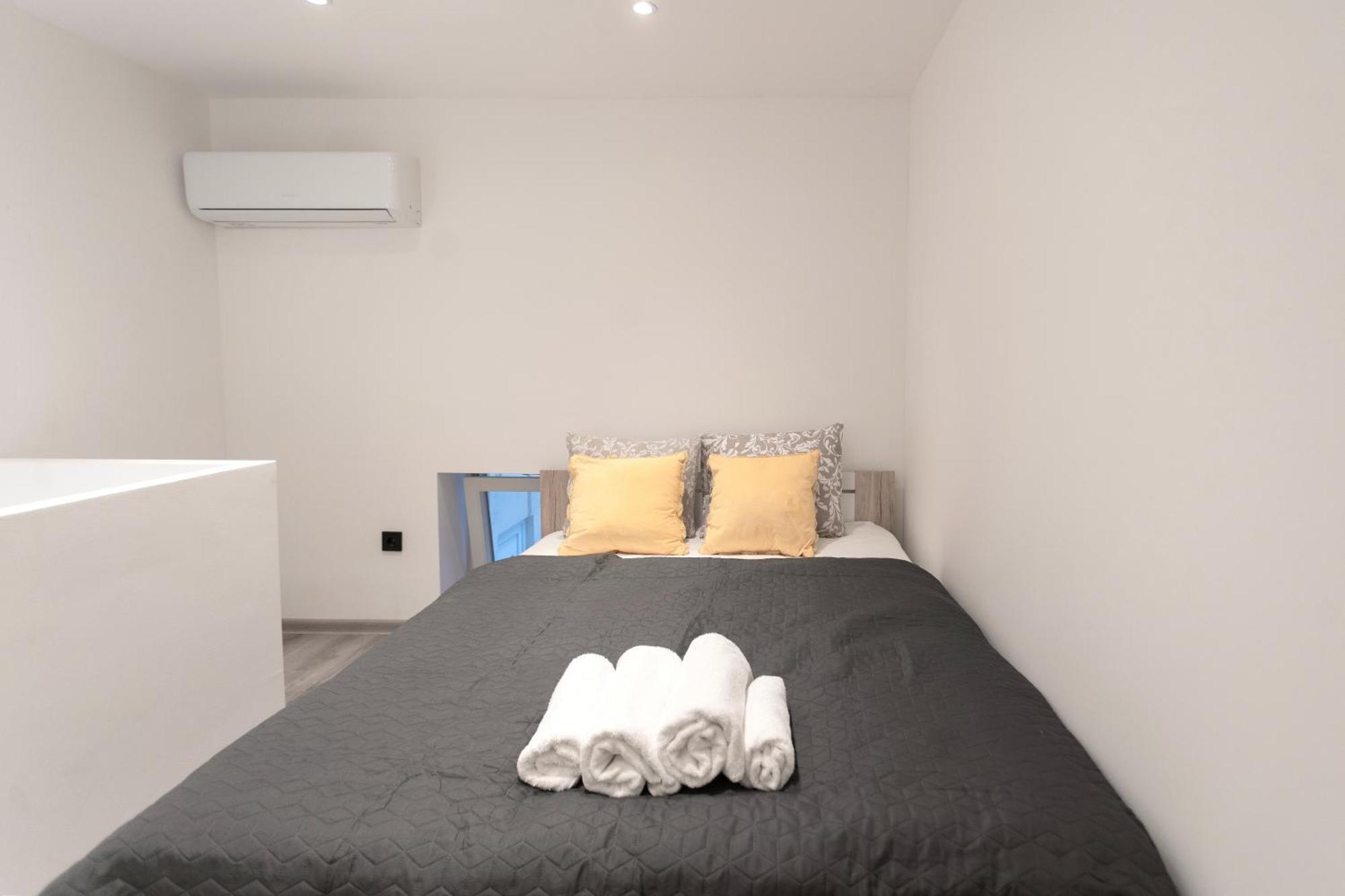 Apartment Minimalistic & Cozy On Joseph Boulevard *