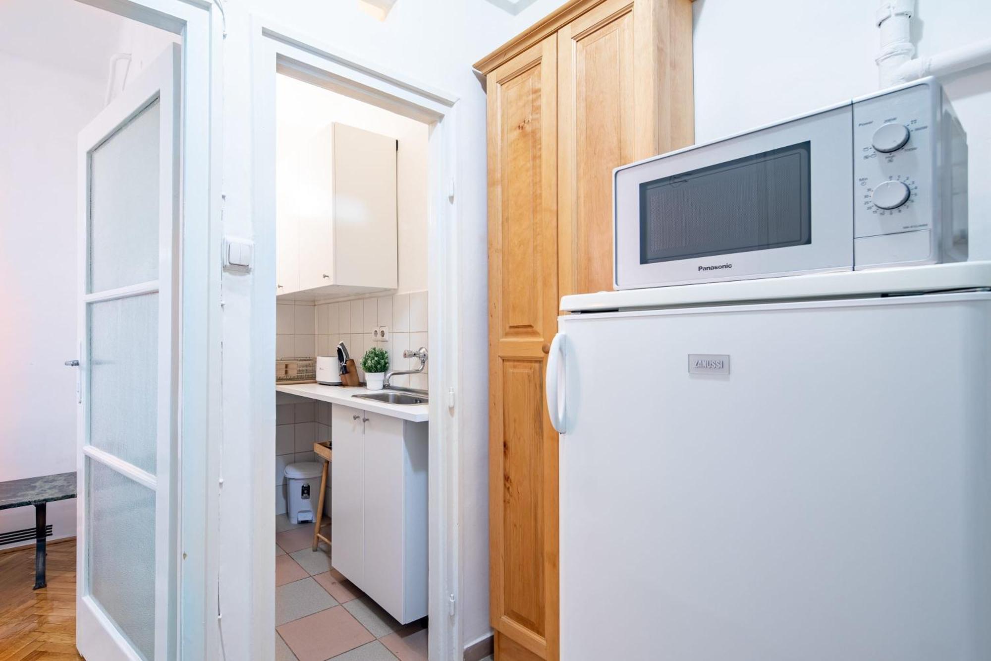 - Bright - Easy Apartment
