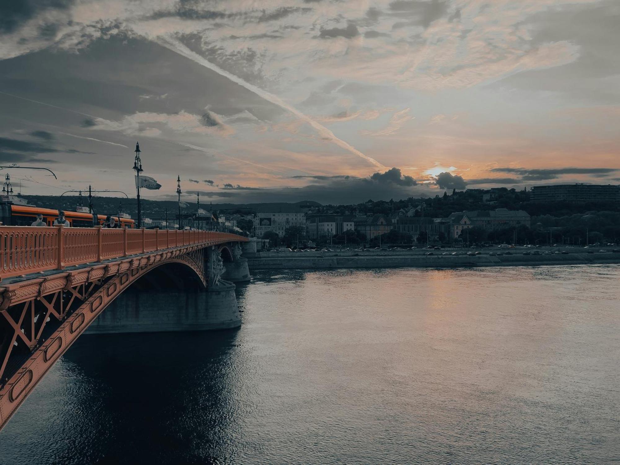 E41 - Trendy Boutique - Prime Spot By Bqa * Budapeszt
