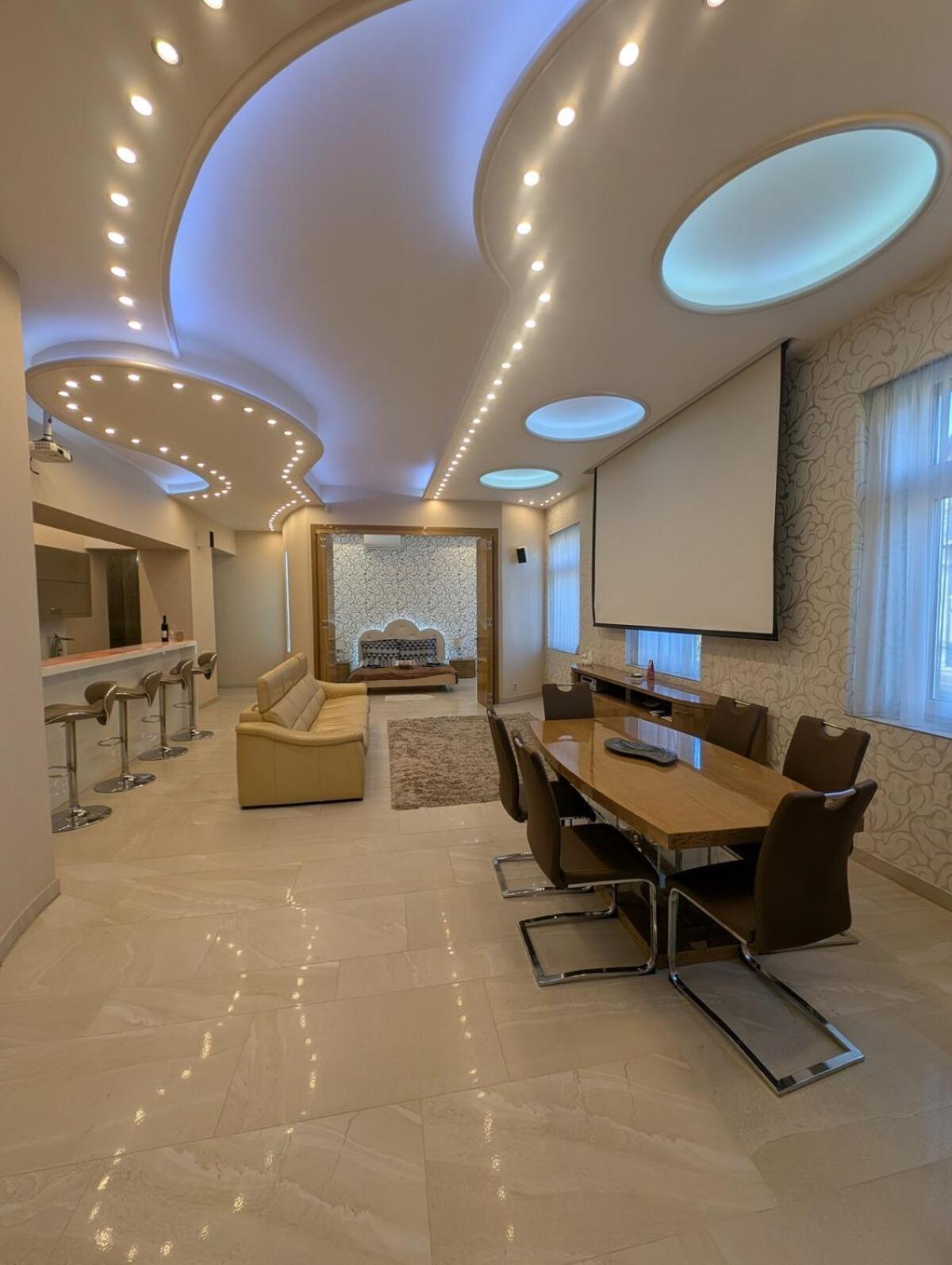 Heart Of Downtown Luxury Condo, Private Spa, Cinema, Patio Apartamento