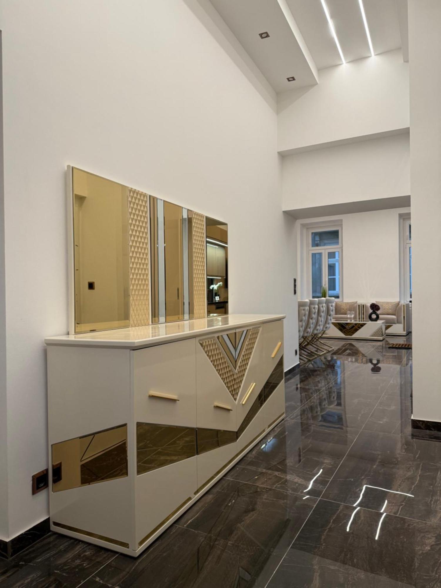 Luxury Gold *
