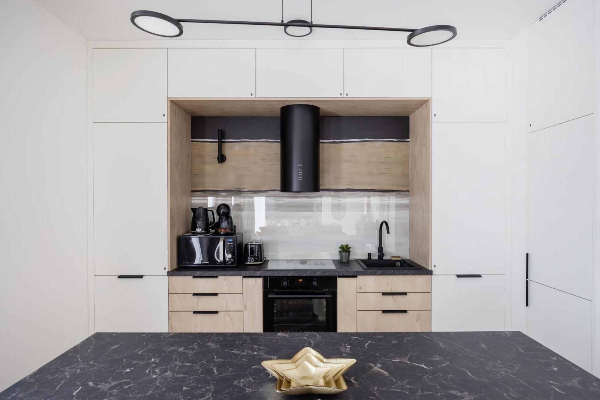 Skyline Living - Penthouse With Terrace And Parking *