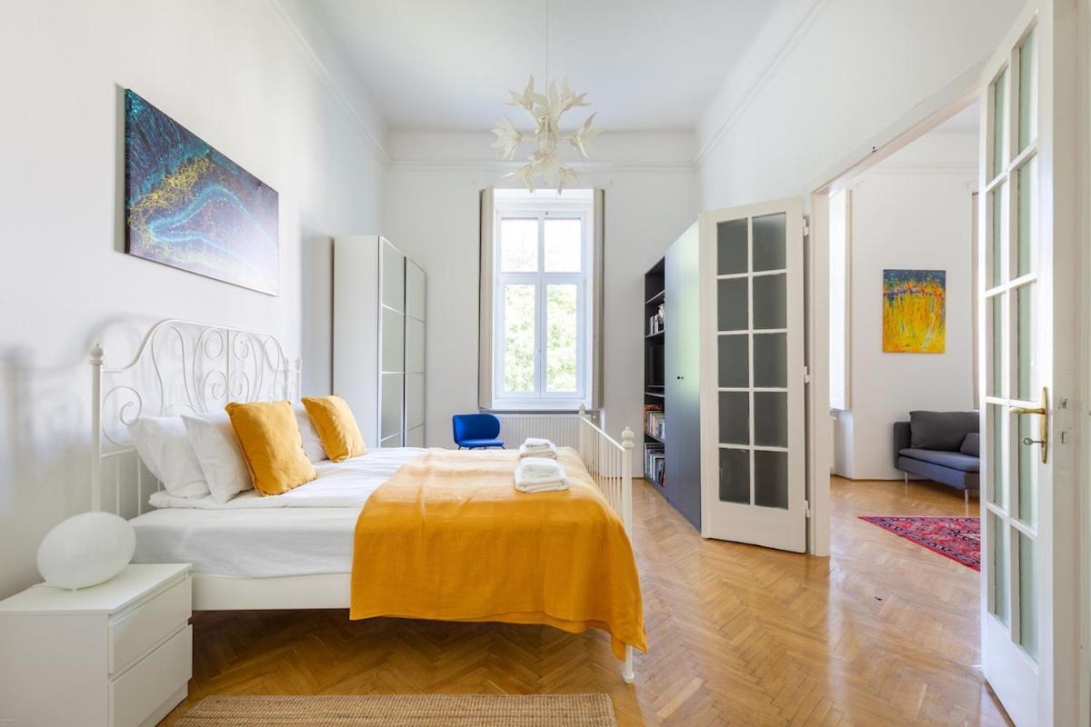 Museum Avenue 2-br