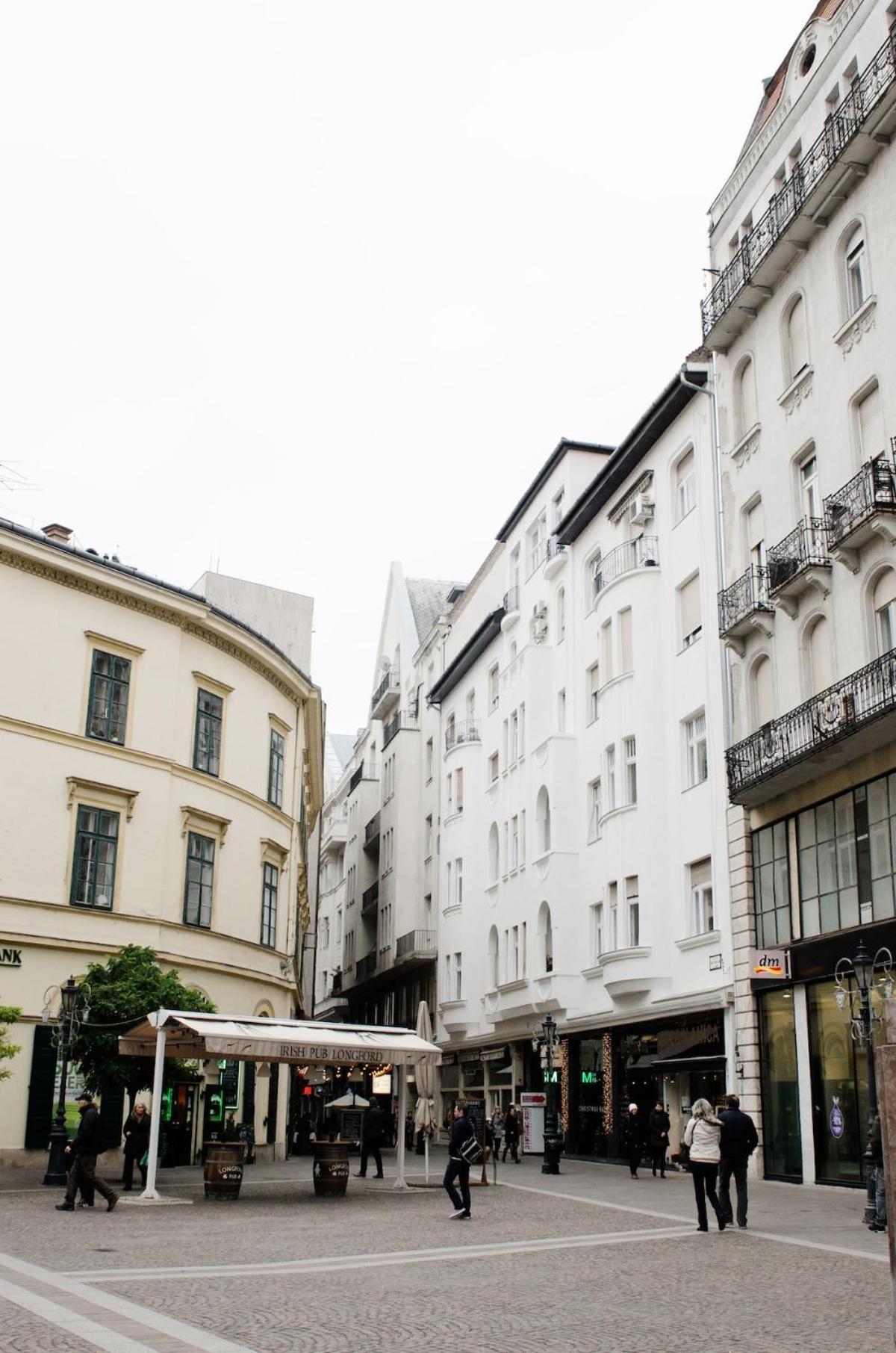 Luxury By Hi5 - Location 3-br * Budapest
