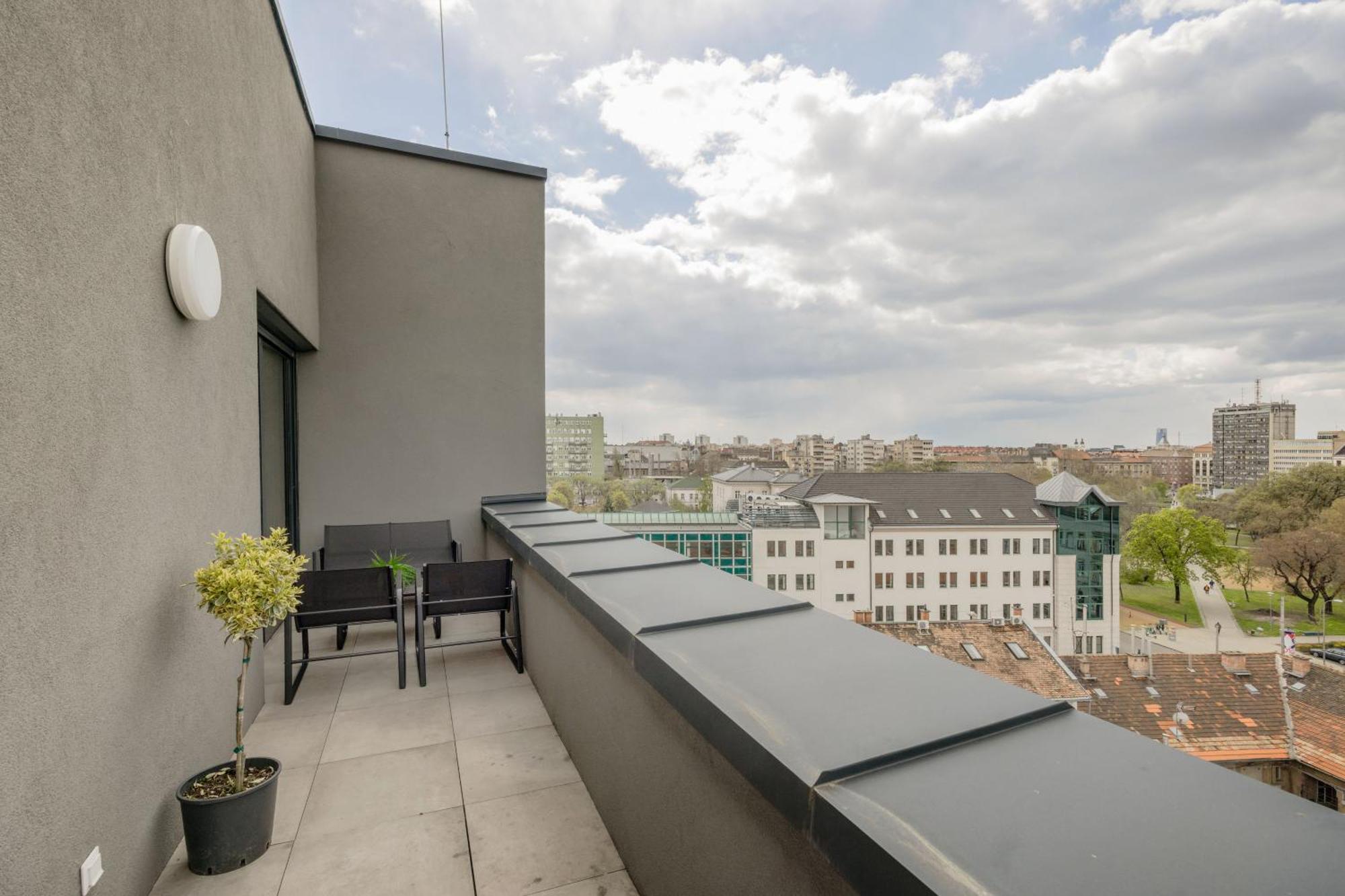 Trainforest Penthouse Residences *