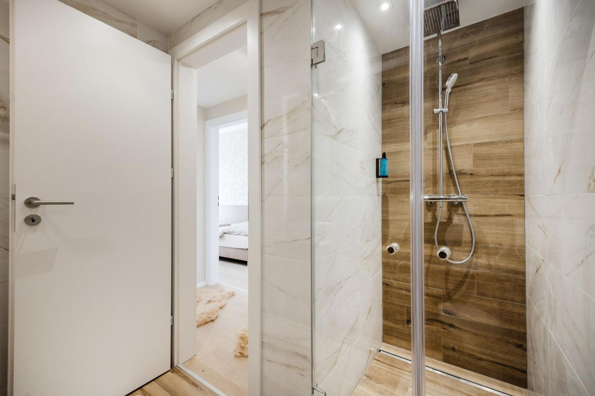 Trainforest Penthouse Residences *