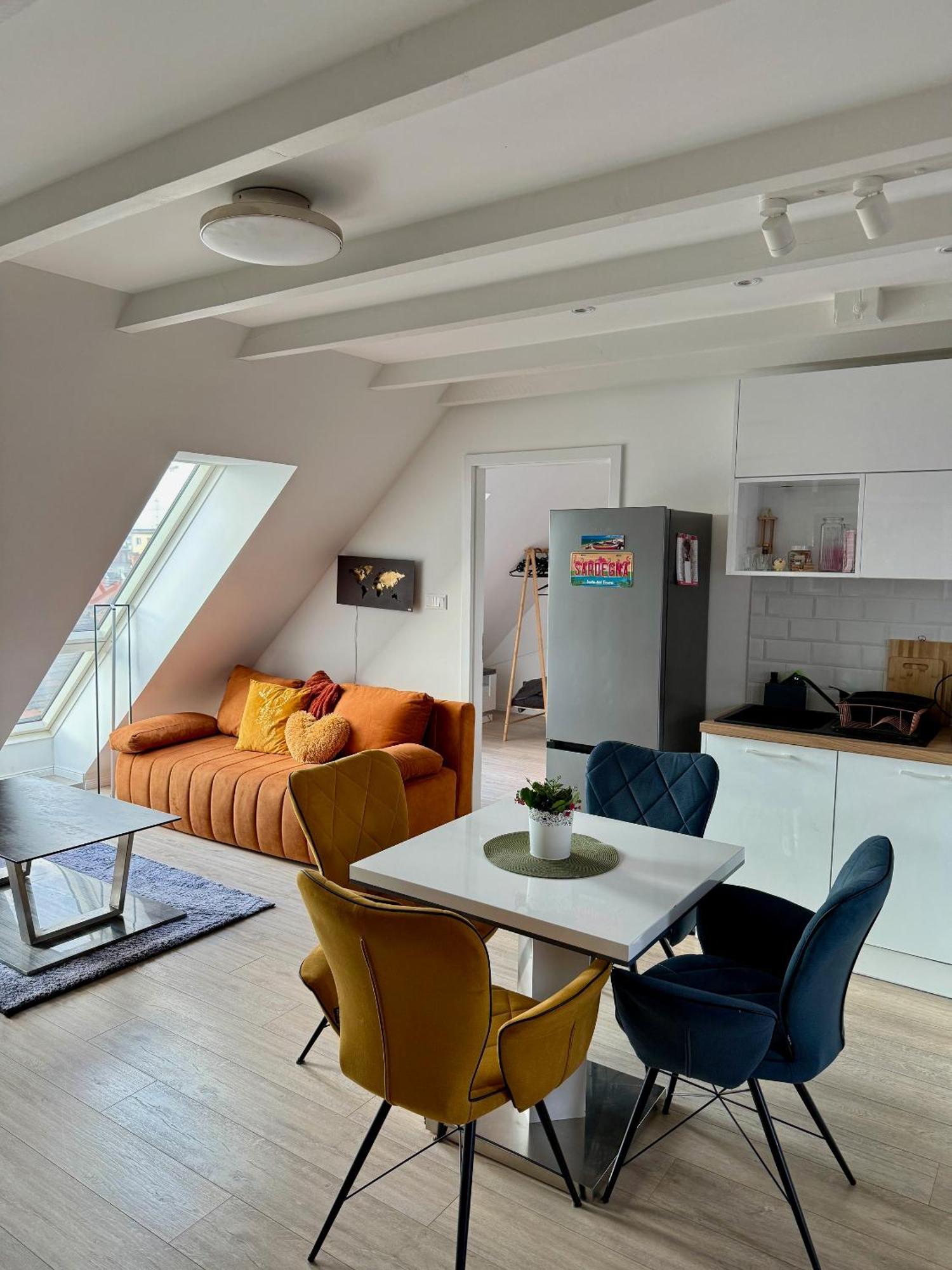 R77 Downtown - Penthouse Apartment *