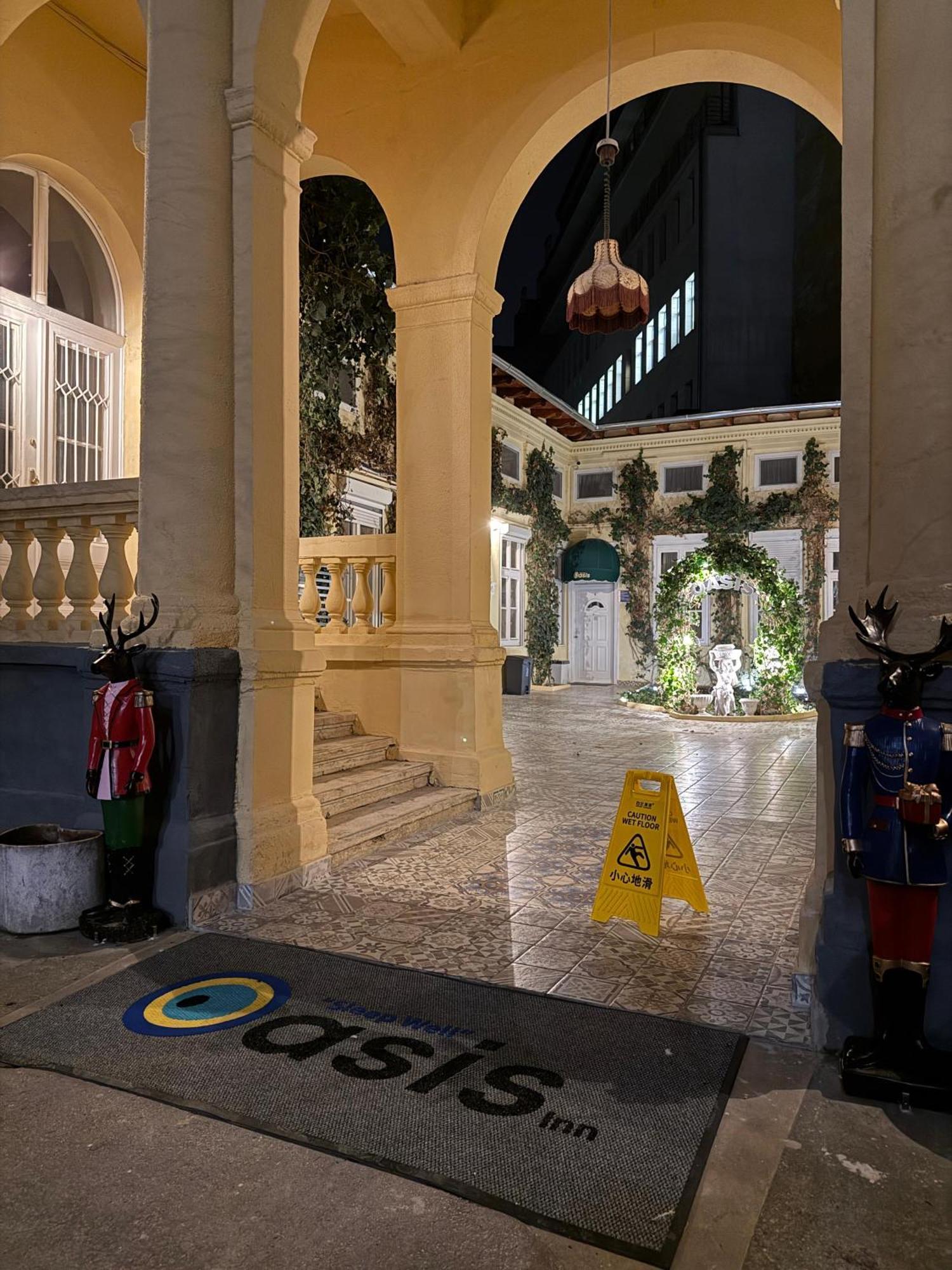Oasis Inn Budapest Gæstehus 4*