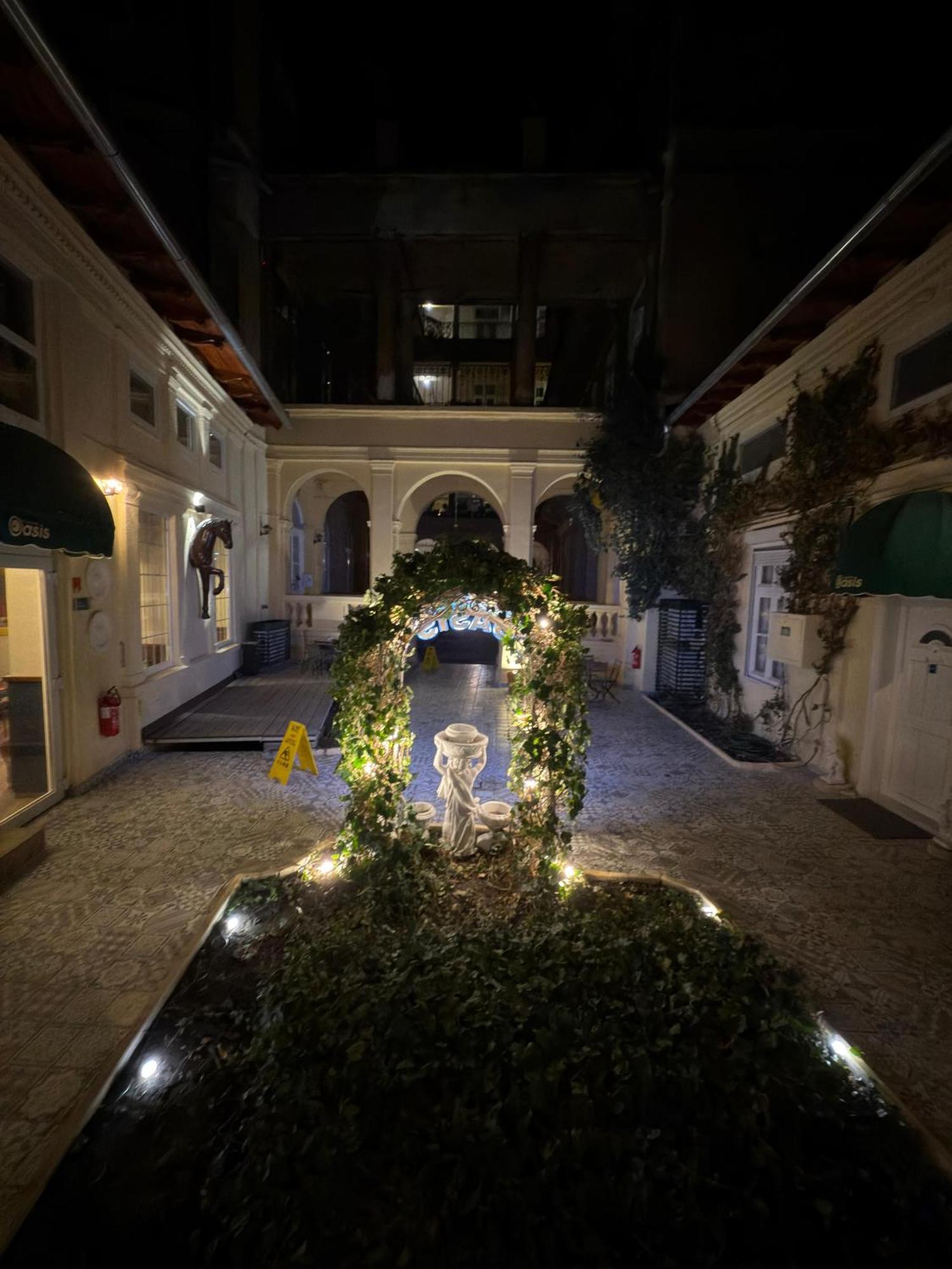 Oasis Inn Budapest