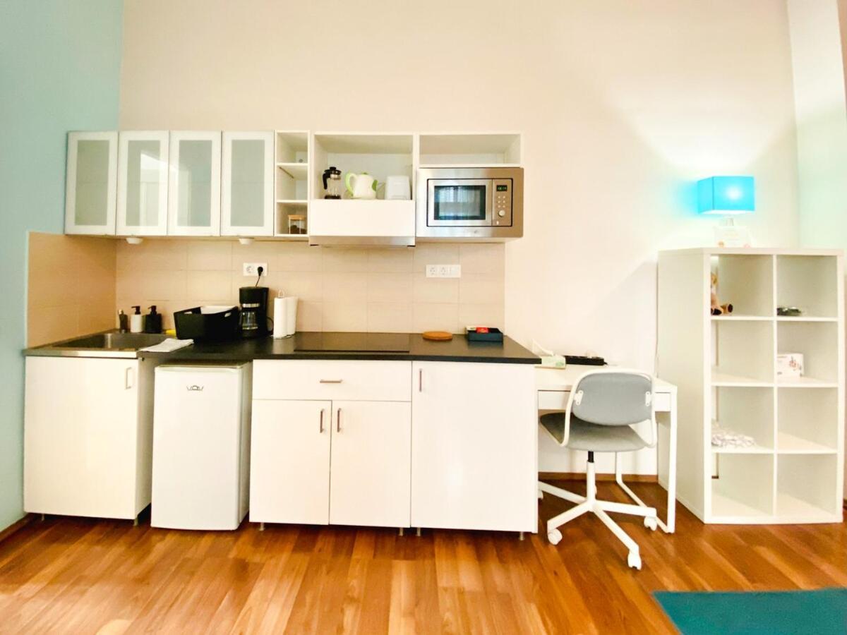 Stylish 1br - Flora's House Appartamento Budapest