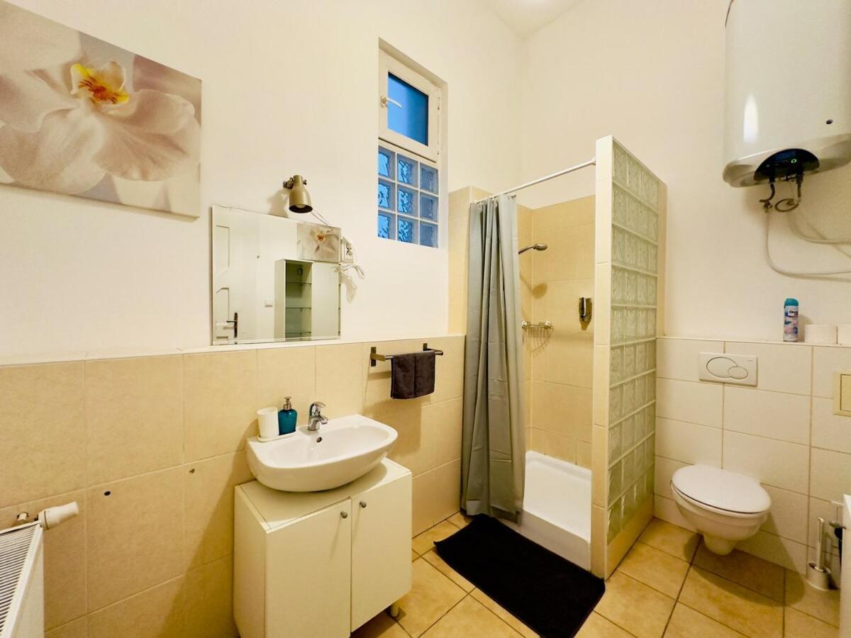 Bright & Peaceful 1Br Apt In Central Budapest - Yellow House Apartamento *