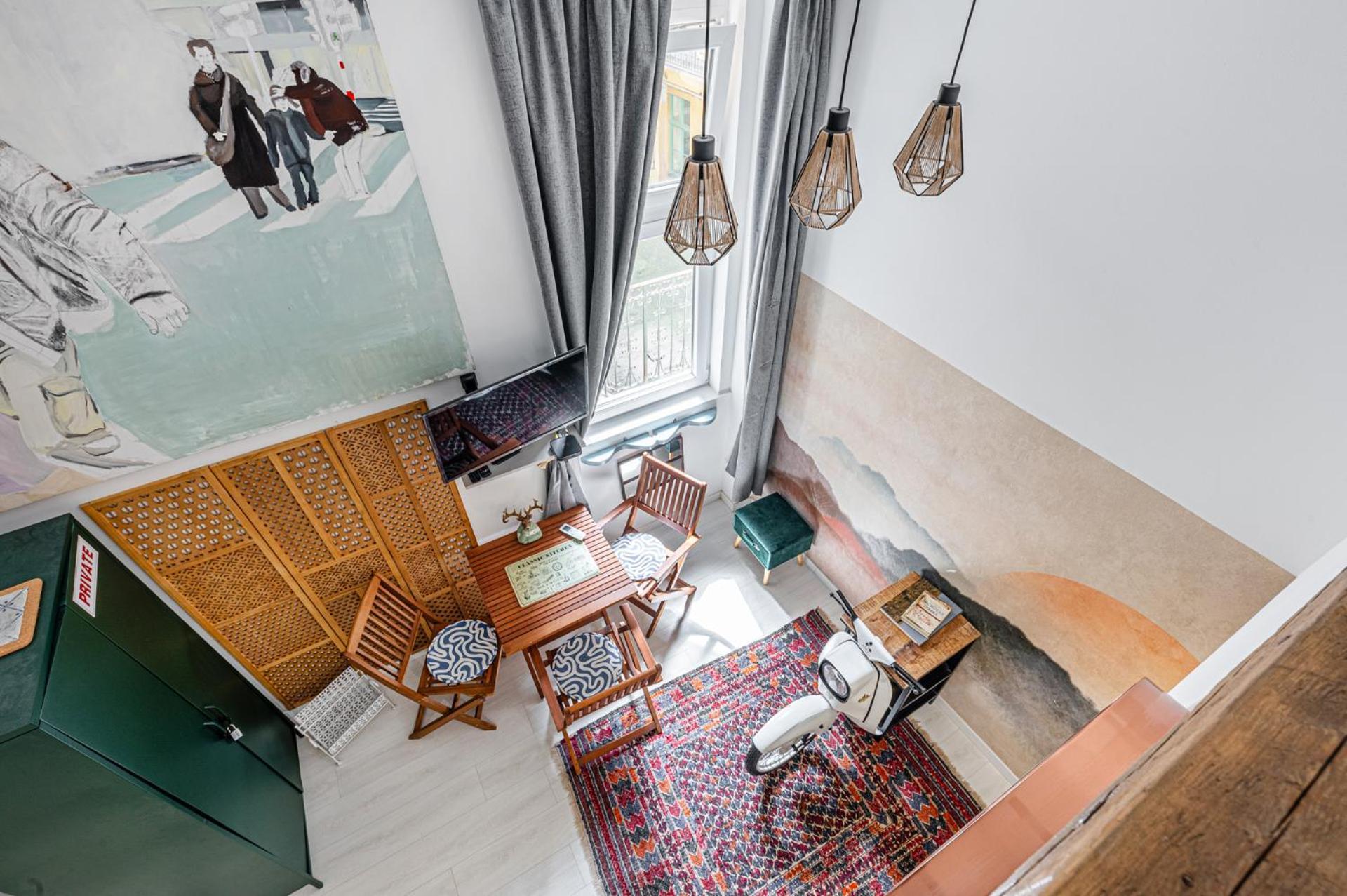 Apartament Charming & The Hidden Gem On Akacfa Str *