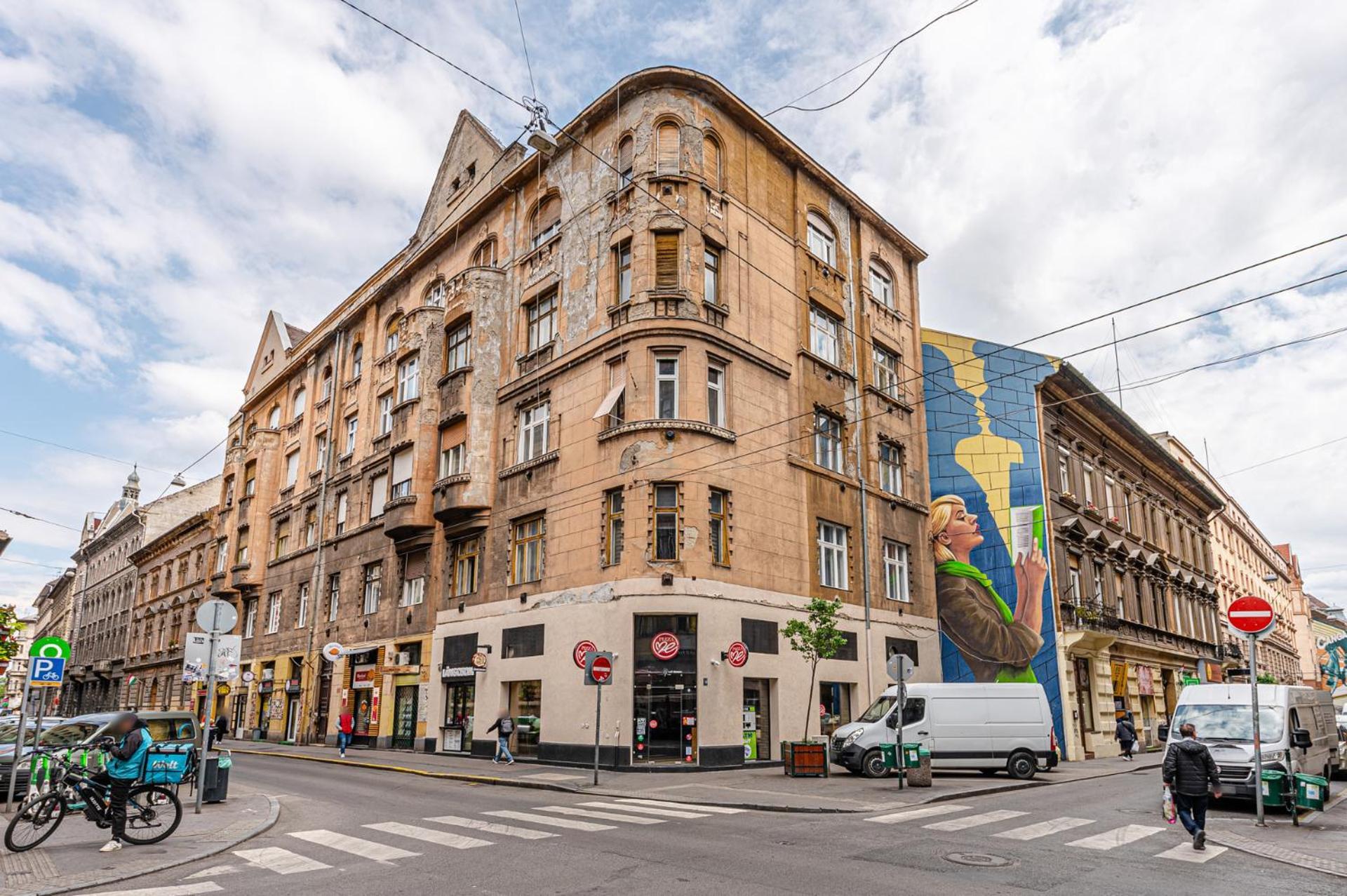 Apartment Charming & The Hidden Gem On Akacfa Str Budapest